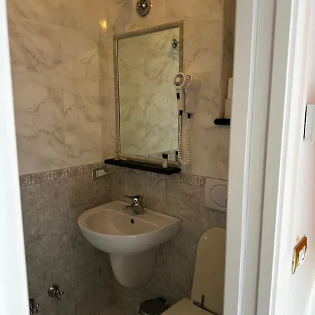 Margot Guest house *